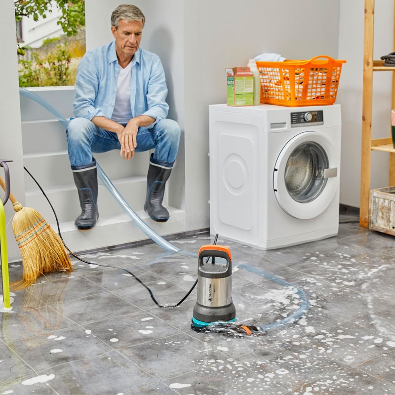 GARDENA 09049-20 Klar-/Schmutzwasser-Tauchpumpe 19000 aquasensor