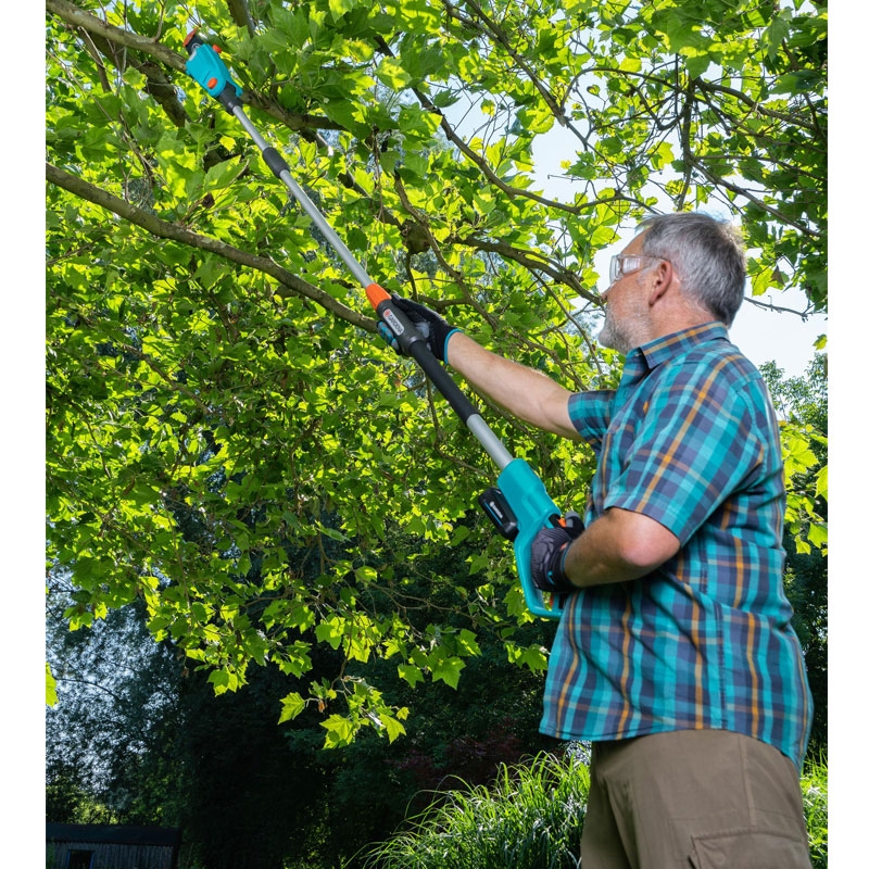 GARDENA 14770-20 Akku-Teleskop-Hochentaster TCS 20/18V P4A Ready-To-Use Set