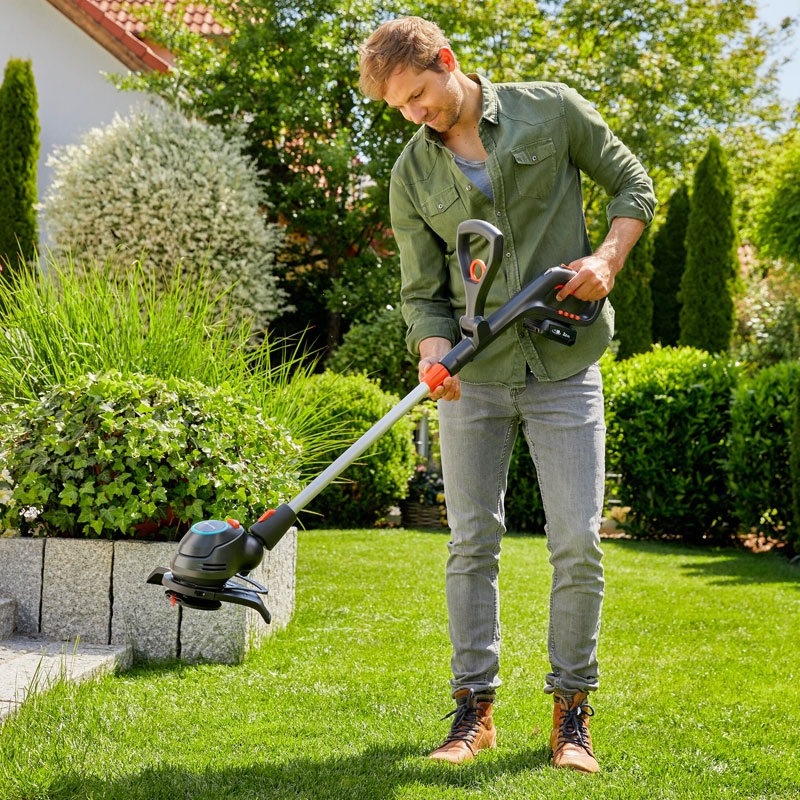 GARDENA 14701-55 Akku-Trimmer ComfortCut 23/18V-P4A solo