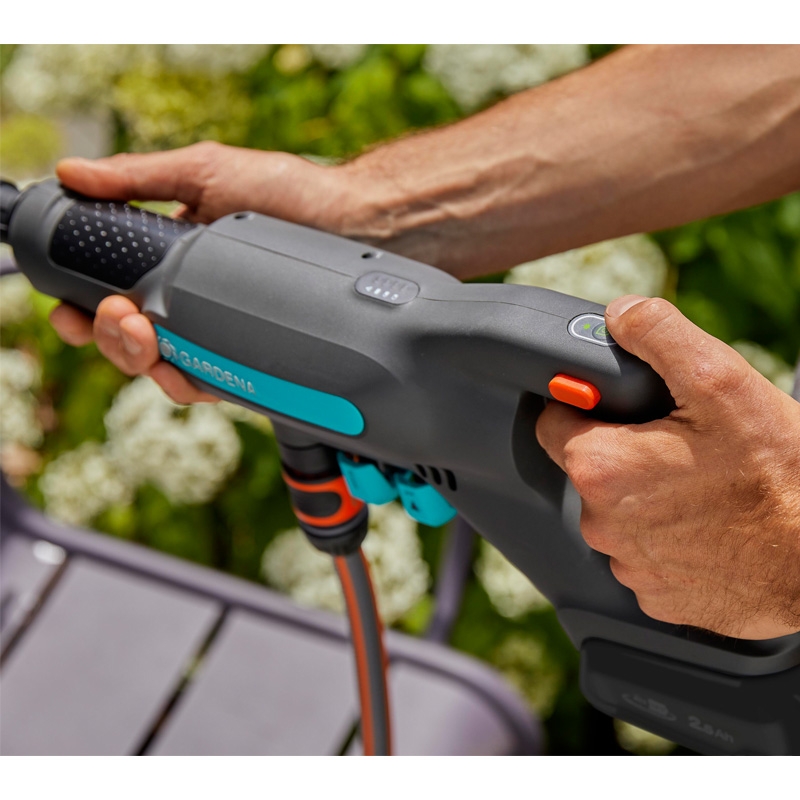 GARDENA 14800-20 Akku-Mitteldruckreiniger AquaClean 24/18V P4A Ready-To-Use Set