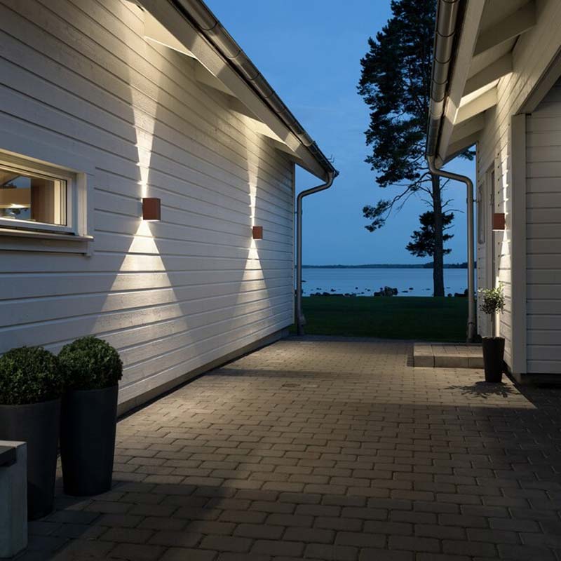 Konstsmide Cremona LED Wandleuchte rost, 2x3W, einstellbarer Lichtaustritt