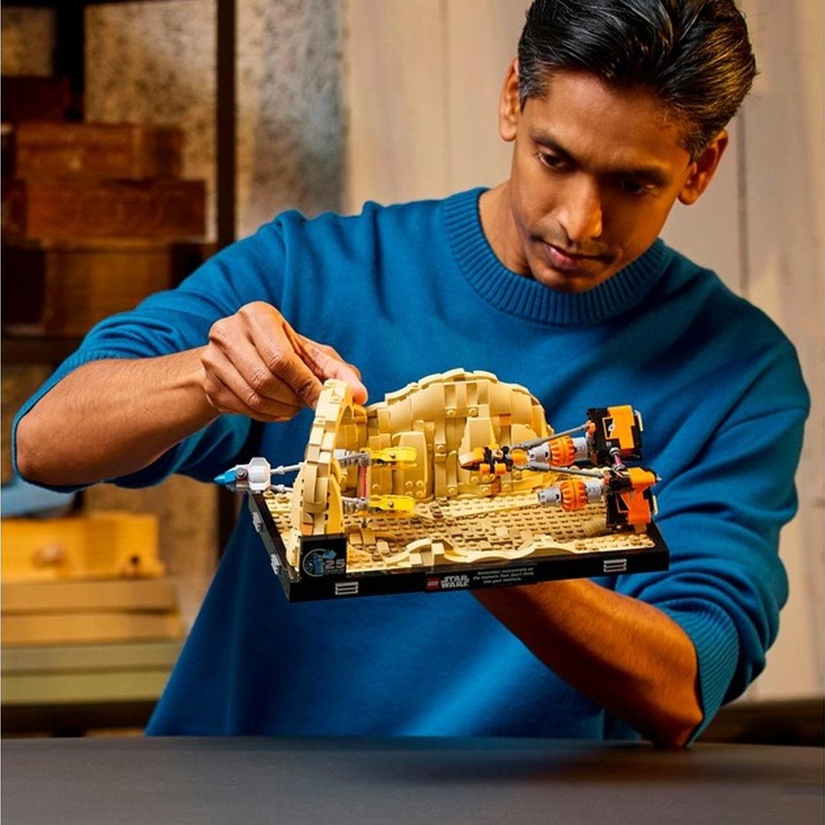 LEGO Star Wars - Podrennen in Mos Espa  Diorama (75380)