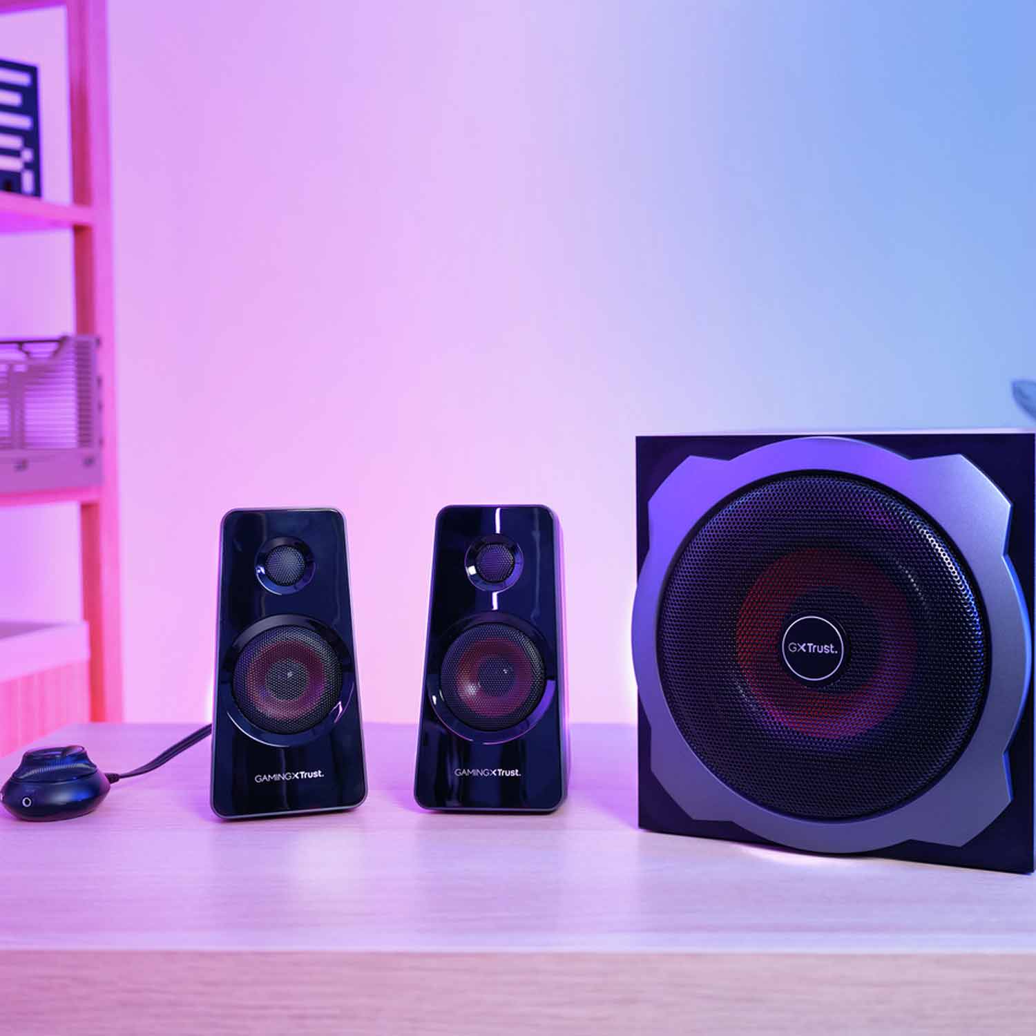 Trust Gaming GXT 38 2.1 Gaming Lautsprechersystem mit Subwoofer 120 Watt schwarz/rot