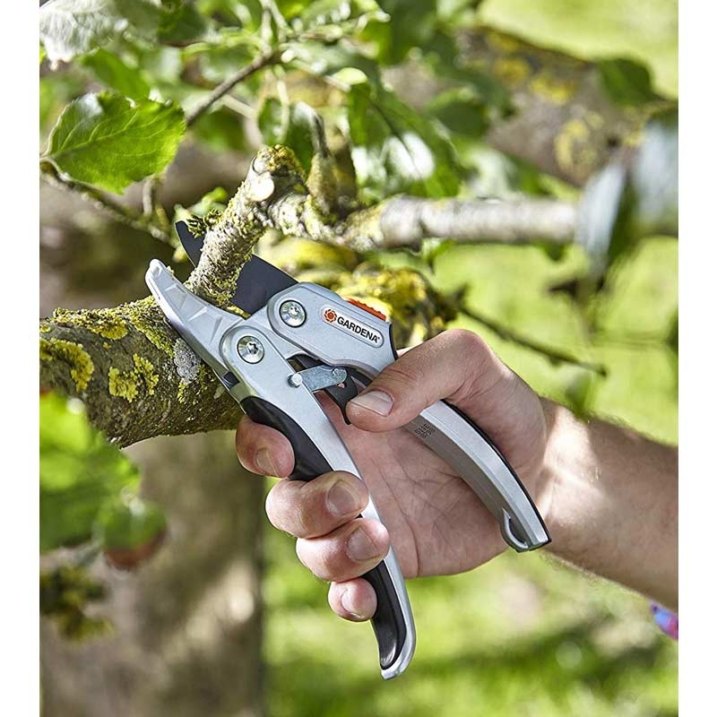 GARDENA 8798-20 Ratschenschere SmartCut