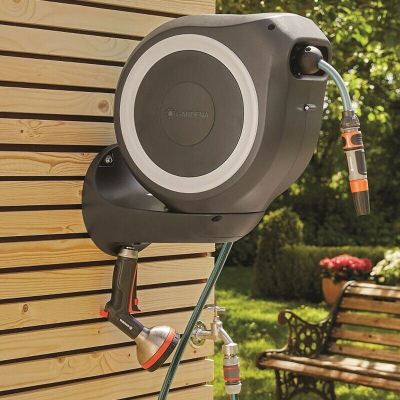 GARDENA 18602-20 Wand-Schlauchbox RollUp S (weiß) 15 m