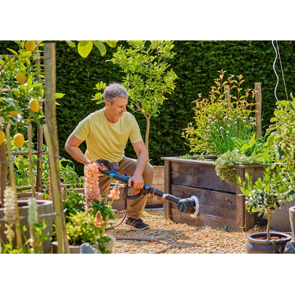 GARDENA 14842-55 Akku-Multi-Reiniger AquaBrush Universal 04/18V P4A solo